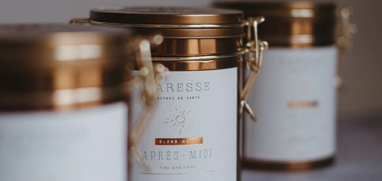 愛撫鎮(zhèn)靜茶Caresse 的包裝和品牌設(shè)計